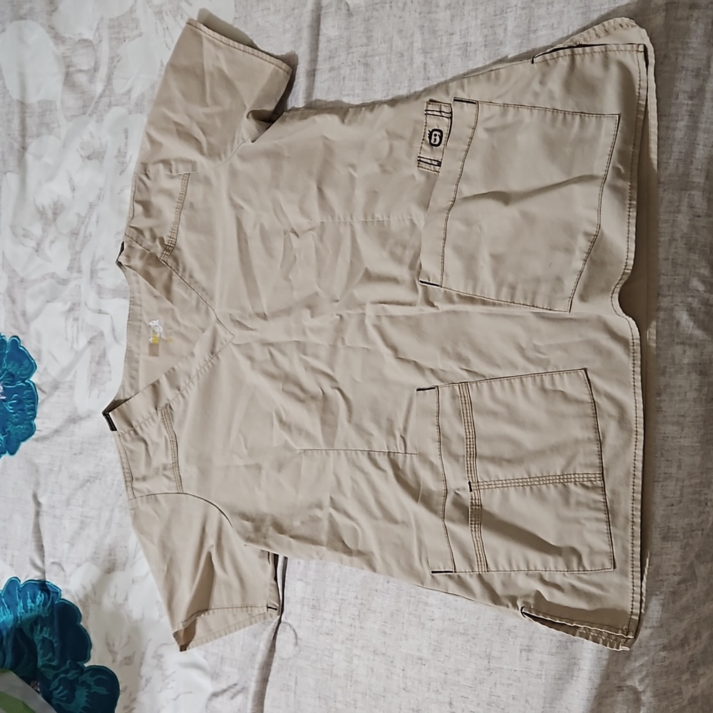 Wonder flex scrub top